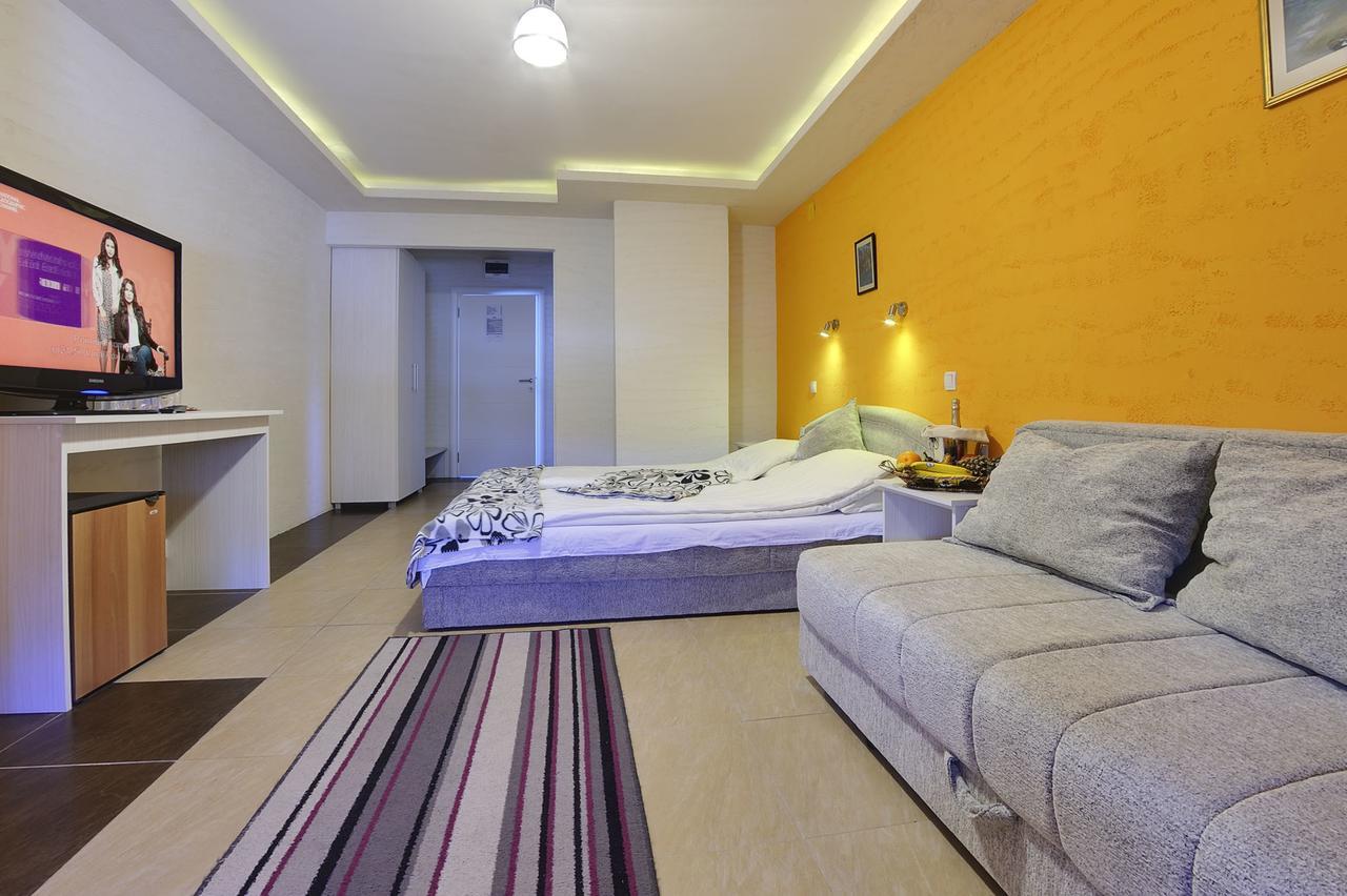 Hotel Vila Etna Ugrinovci  Pokój zdjęcie
