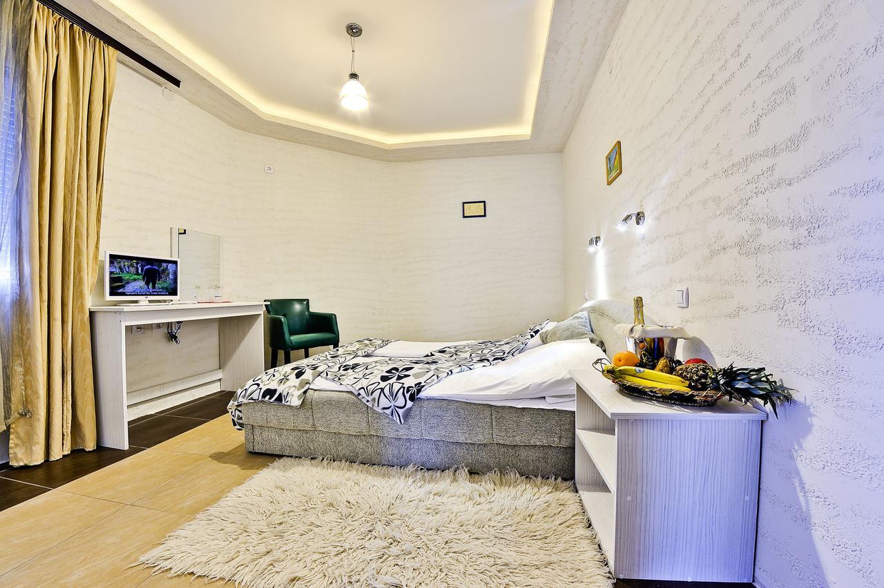 Hotel Vila Etna Ugrinovci  Pokój zdjęcie